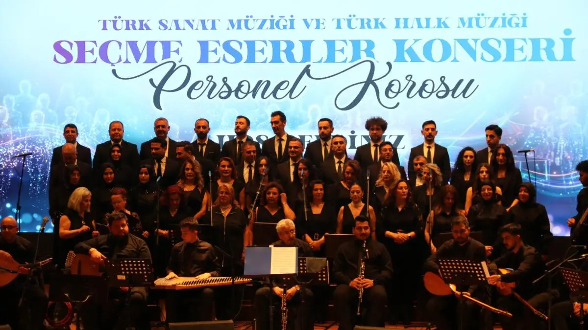 İnönü Üniversitesi Personel Korosu Sahne Aldı: Türk Müziği Ziyafeti Büyük Beğeni Topladı