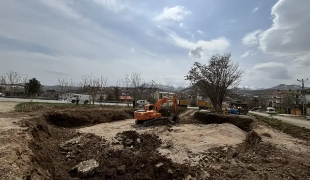 Arapgir'de yeni sosyal tesis ve taziye evi inşaatının başladığını gösteren görsel