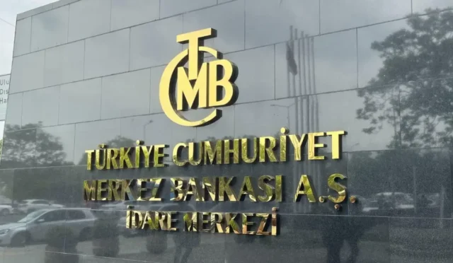 Merkez Bankası'nın politika faizini yüzde 37'de sabit tuttuğu kararı sonrası analizler