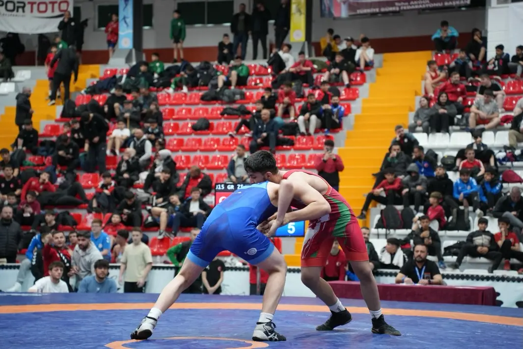 Kars’ta Güreş Şöleni: 1500 Genç Pehlivan Avrupa Yolunda Mindere Çıkıyor