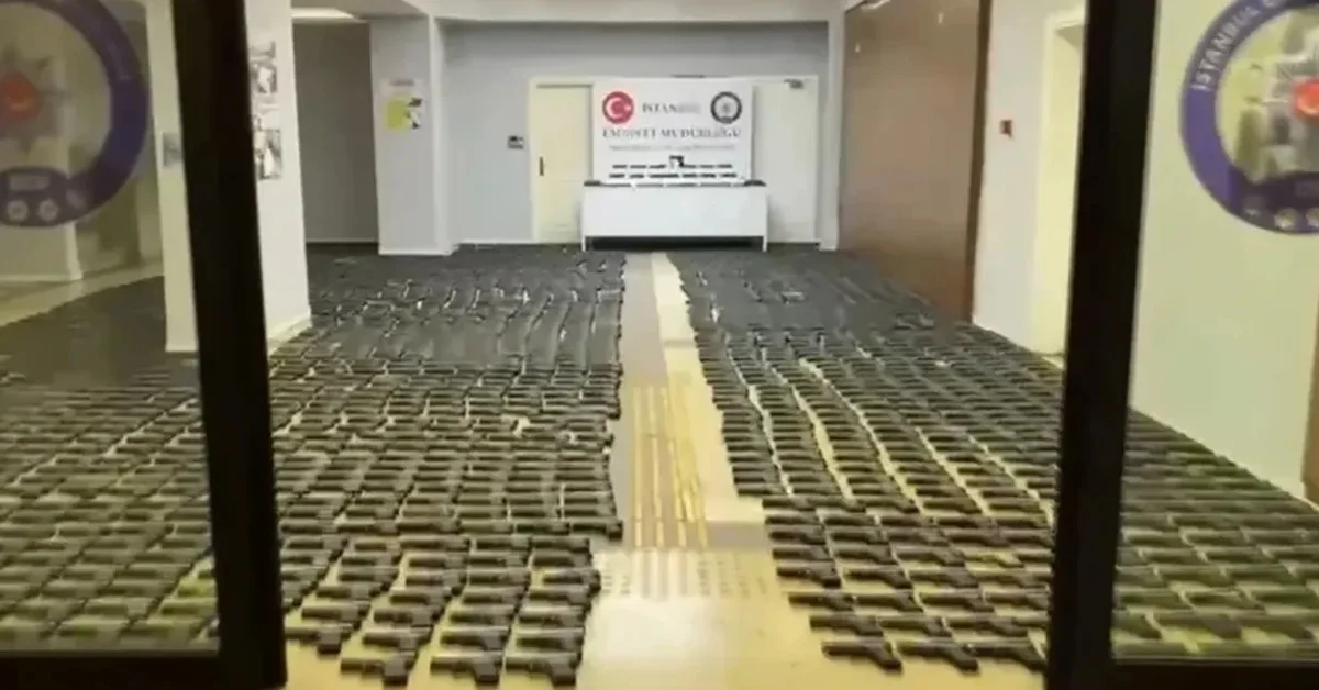 İstanbul’da Yer Altı Deposundan Binlerce Silah Parçası Çıktı: 4 Gözaltı