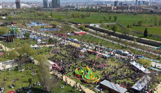 Ankara'da 23 Nisan Ulusal Egemenlik ve Çocuk Bayramı kapsamında Atatürk Çocukları ve Doğal Yaşam Parkı'nda düzenlenen şenlikten görüntüler