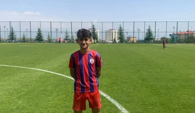 Yeşil Artvinsporlu Miraç Değirmenci'nin U14 Milli Takım aday kadrosuna davet edilmesi