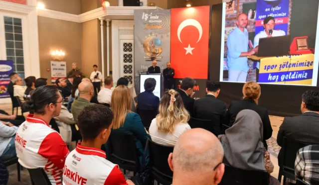 TİMBİR'e Spor Basını Özel Ödülü verildiği törenden bir kesit