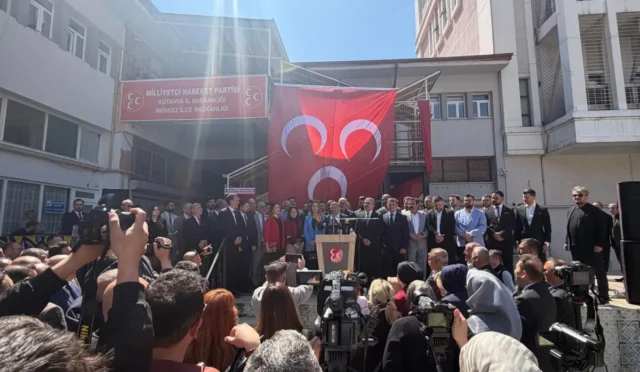 MHP Kütahya İl Başkanı Mehmet Ali Türker konuşma yaparken