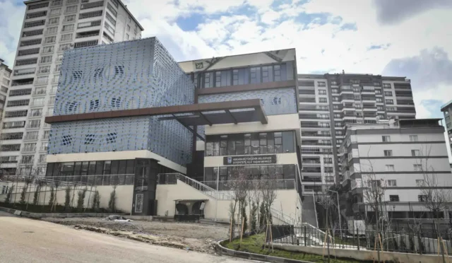 Ankara Büyükşehir Belediyesi tarafından Güventepe Mahallesi'ne inşa edilen yeni sosyal ve kültürel yaşam merkezi
