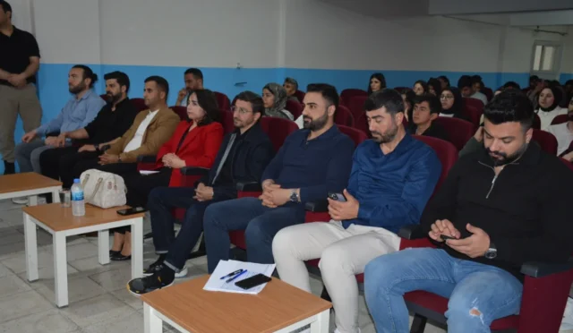 Silopi'de üniversite öğrencilerine dijital suçlar eğitimi veriliyor