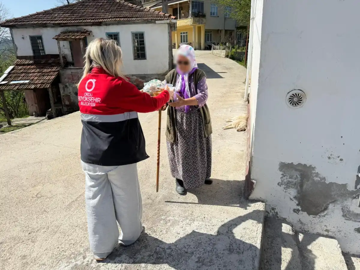 Ordu Büyükşehir Belediyesi’nden Yıl Boyunca Ücretsiz Sıcak Yemek Desteği: İhtiyaç Sahipleri Unutulmuyor