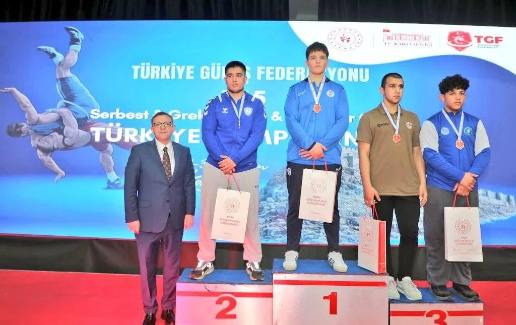 Kars’ta U15 Güreş Türkiye Şampiyonası Sona Erdi: Madalyalar Sahiplerini Buldu