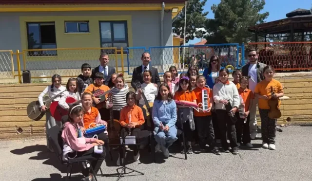 Burdur Çavdır'da düzenlenen TÜBİTAK Bilim Fuarı'nda öğrenciler projelerini sergiledi.