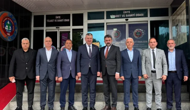 Ankara Kent Konseyi Başkanı Halil İbrahim Yılmaz, Ünye'de düzenlenen bir düğün törenine katıldı ve yerel yönetimlerde katılımcılık vurgusu yaptı.