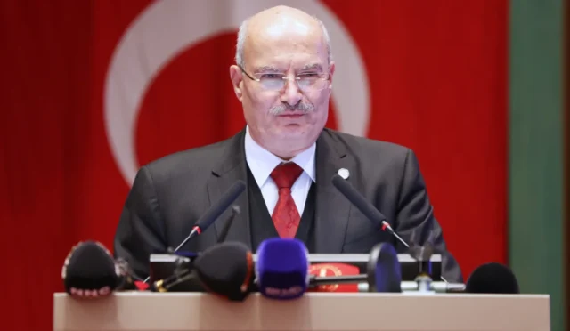 Ankara Ticaret Odası Başkanı Gürsel Baran, ekonomi ve vergi politikaları hakkında açıklama yapıyor.