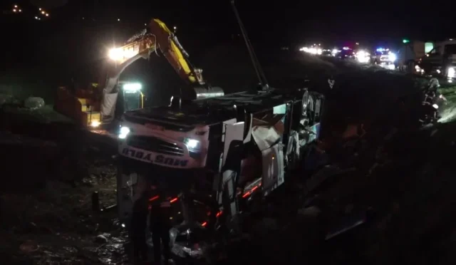 Malatya'da meydana gelen otobüs kazasında hayatını kaybedenlerin kimlikleri açıklandı