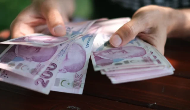 Mayıs ayı sosyal yardım ödemeleri hesaplara yatırılıyor