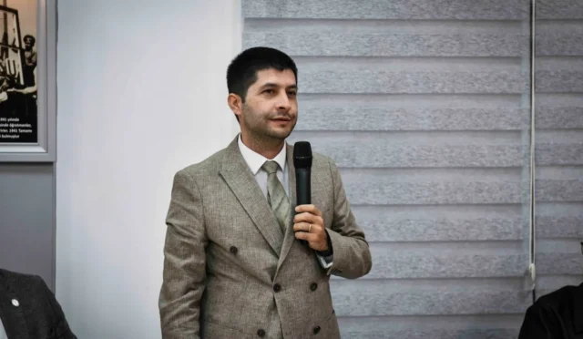 TMMOB Jeoloji Mühendisleri Odası'nın yeni Genel Başkanı Düzgün Esina ve Yönetim Kurulu üyeleri
