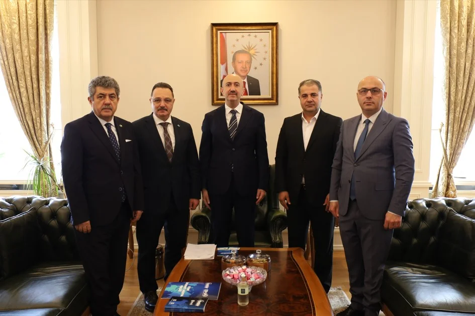 TİMBİR Heyeti İçişleri Bakanlığı’nda: Dijital Medya ve Yerel Medyanın Güçlendirilmesi Masaya Yatırıldı