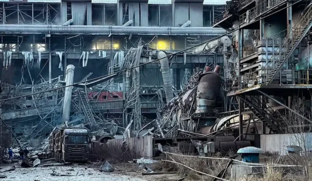Çin'de havai fişek fabrikasında meydana gelen patlamada hayatını kaybeden işçiler anılıyor.