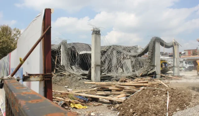 Düzce Cedidiye Kent Meydanı inşaatında çökme olayı