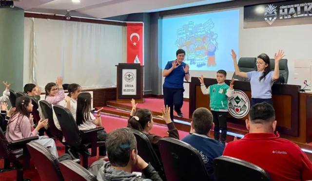 Giresun Kent Konseyi Çocuk Meclisi üyeleri eğitim programında