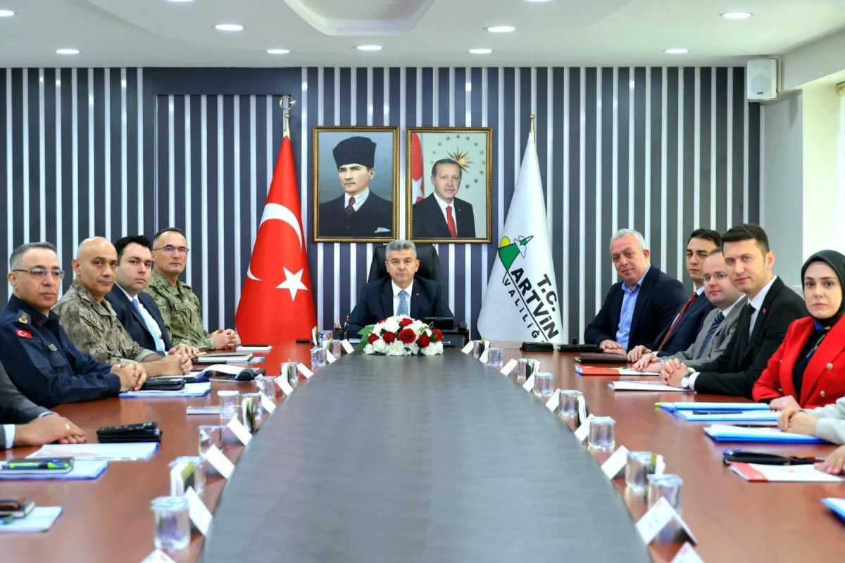 Artvin’de Okul Güvenliği Masaya Yatırıldı: Vali Ergün Başkanlığında Kapsamlı Toplantı