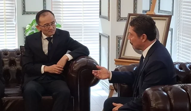 Çin Büyükelçisi Jiang Xuebin Beypazarı'nda tarihi ve turistik yerleri geziyor