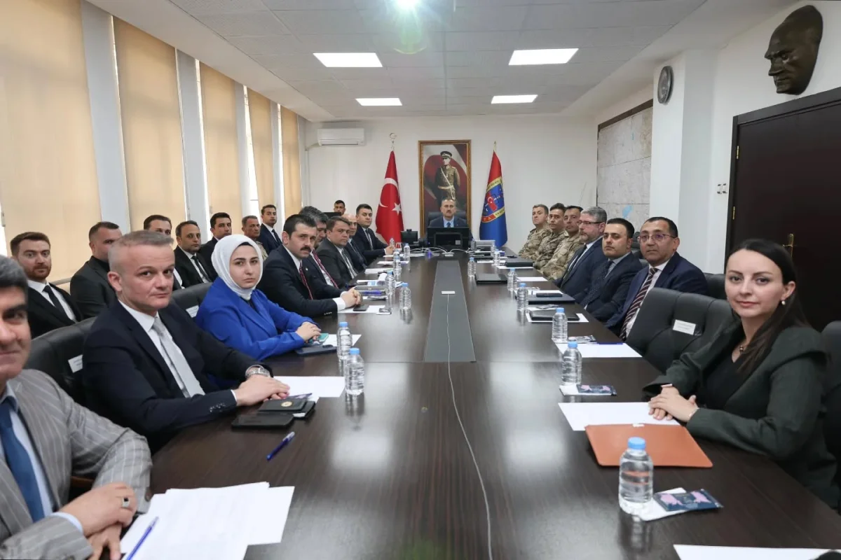Ağrı Valisi Patnos’ta Güvenlik ve Asayiş Toplantısına Başkanlık Etti