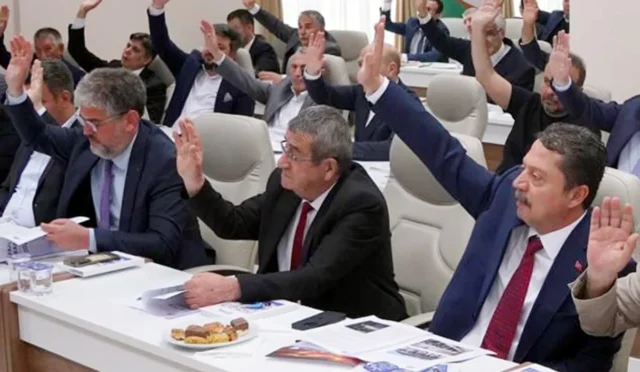 Beypazarı Belediye Başkanı Dr. Özer Kasap, İpekyolu Belediyeler Birliği'nin 1. Başkan Vekili olarak seçildi.