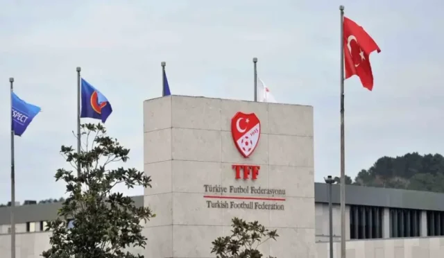 PFDK, Süper Lig ve 1. Lig'deki kulüplere ve teknik adamlara çeşitli disiplin ihlalleri nedeniyle para ve men cezaları verdi.