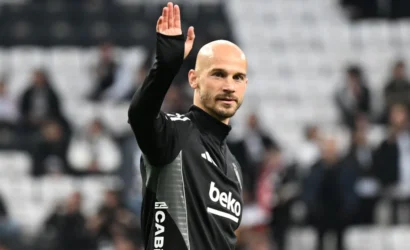 Václav Černý, Beşiktaş formasıyla antrenmanda görülüyor, ayrılık iddialarına yanıt veriyor.