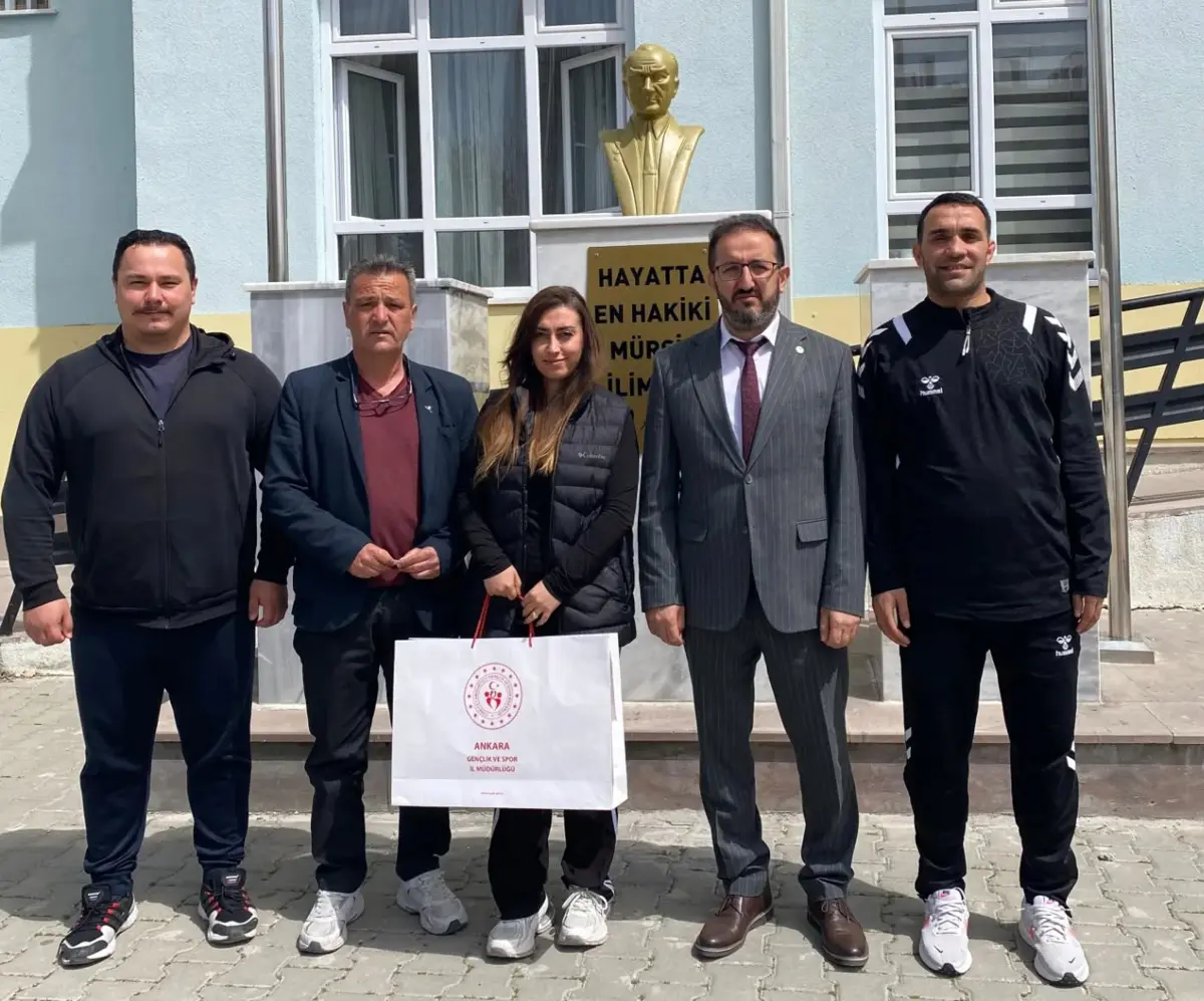 Gençlik ve Spor’dan Okullara Kapsamlı Spor Malzemesi Desteği