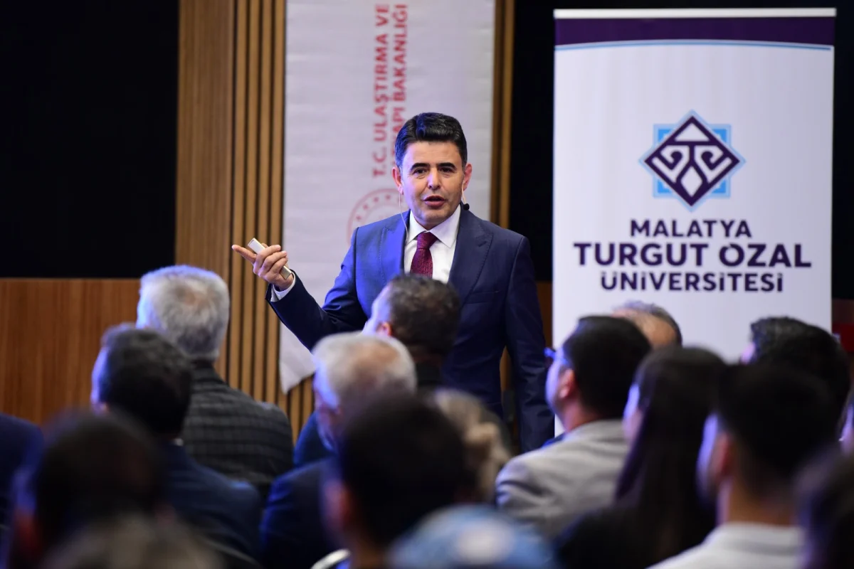 Ulaştırma Bakan Yardımcısı Boyraz Malatya’da Öğrencilerle Buluştu: Geleceğin Ulaşım ve Teknoloji Vizyonu Masaya Yatırıldı