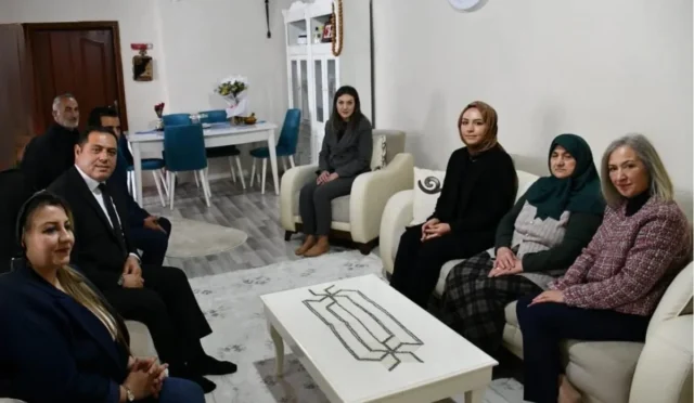 Kars'ta şehit ailelerine vefa ziyareti yapıldı, ailelere destek mesajı verildi.
