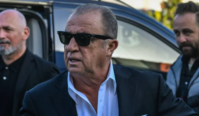 Fatih Terim, Galatasaray'ın şampiyonluk yolunda olduğunu belirterek teknik direktör Okan Buruk ve başkan Dursun Özbek'e başarılar diledi.