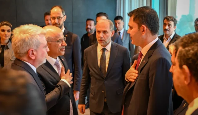 Malatya Büyükşehir Belediye Başkanı Sami Er, COP31 zirvesinde Malatya'nın deprem sonrası yeniden yapılanma çalışmalarını anlattı.