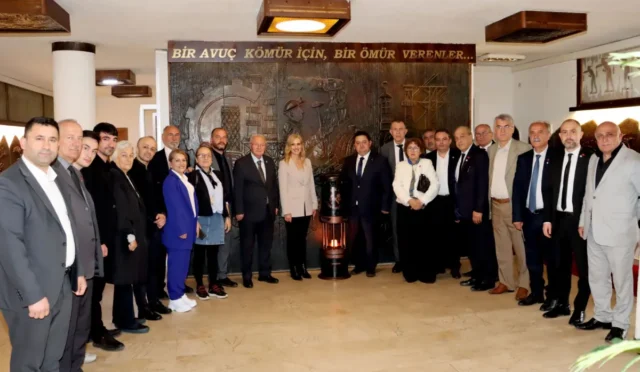İYİ Parti Genel Başkan Yardımcısı Prof. Dr. İpek Özkal Sayan ve beraberindeki heyet, GMİS Genel Başkanı Hakan Yeşil'i ziyaret etti.