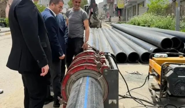 Kağızman'da devam eden altyapı ve kaldırım çalışmaları
