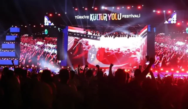 Trabzon Kültür Yolu Festivali organizasyonu ve yer değişikliği ile ilgili tartışmalar