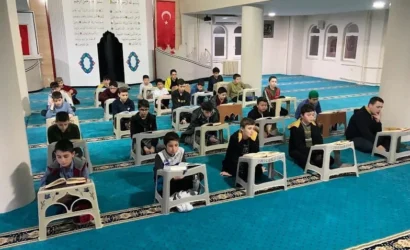 Kırıkkale'de çocuklar camide düzenlenen etkinliklere katılıyor