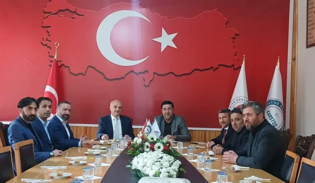 Saadet Partisi heyeti, Kars Ticaret ve Sanayi Odası'nı ziyaret ederek şehrin ekonomik potansiyelini değerlendirdi.