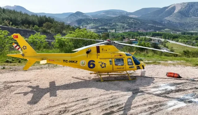 Bilecik'te orman yangınlarına karşı mücadelede kullanılan yangın söndürme helikopterleri