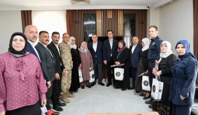 Şehit anneleri Anneler Günü'nde Midyat'ta bir araya geldi, duygu dolu anlar yaşandı.