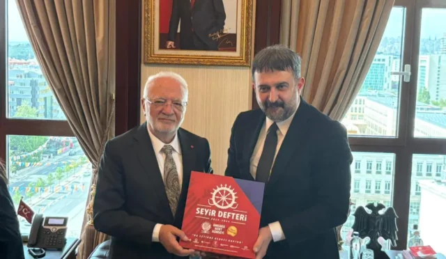 AK Parti Genel Başkanvekili Mustafa Elitaş, Ankara Kent Konseyi Başkanı Halil İbrahim Yılmaz'ı kabul etti.