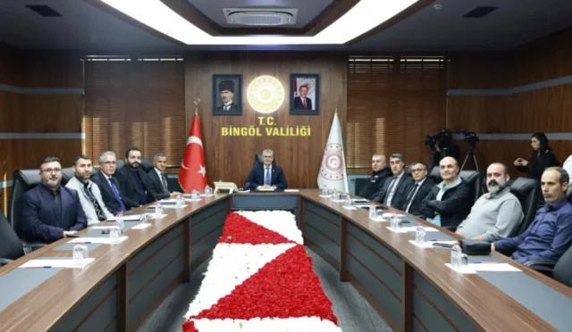 Bingöl Valisi Cahit Çelik başkanlığında Deprem Master Planı toplantısı