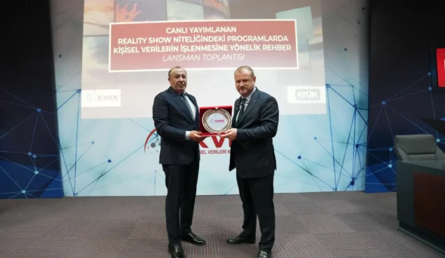 KVKK ve RTÜK tarafından reality show programlarında kişisel verilerin korunmasına yönelik hazırlanan rehberin tanıtıldığı toplantıdan bir kare.