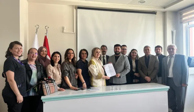 Artvin'de 'Anne Dostu Hastane' sayısı 3'e yükseldi, sağlık hizmetlerinde kalite vurgusu yapıldı.