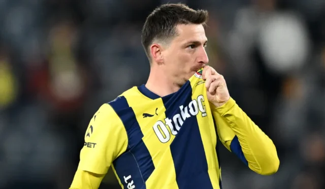 Mert Hakan Yandaş Fenerbahçe formasıyla sahada