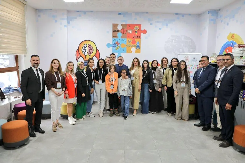 Kars Valisi Ziya Polat’tan Genç Yeteneklere Ödül: 11. Ulusal Üstün Yetenekliler Kongresi’nde İlham Veren Buluşma