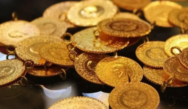 Gram ve çeyrek altın fiyatları haftanın son işlem gününde düşüş gösterdi.