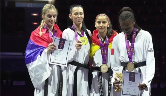 Milli tekvandocu Elif Sude Akgül, Avrupa Şampiyonası'nda altın madalya kazanırken