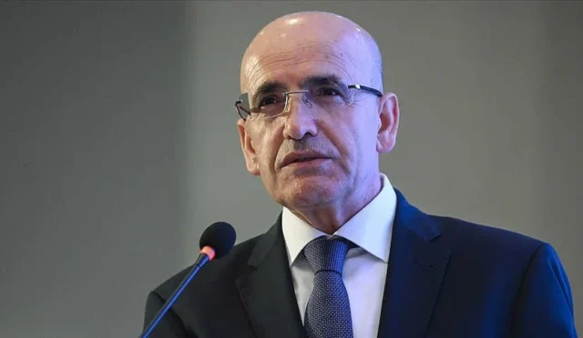 Hazine ve Maliye Bakanı Mehmet Şimşek'in iç borç çevirme oranı hakkında açıklaması